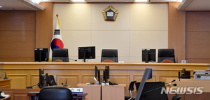 광주 서구청장 재판, 증인 공무원 "승진 도움받고 싶었다"