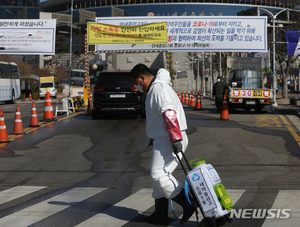 서울시 "구로 만민중앙교회 확진자 20명…교회사택 폐쇄"