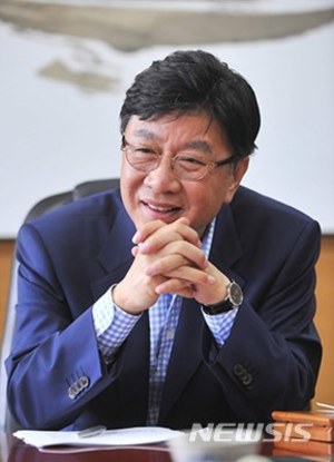 최성해 "정경심 딸 표창장, 결재안했다" 법정서 거듭주장