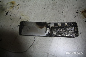 충전중이던 아이폰6s 폭발…소방당국 조사중