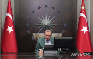 터키 대통령 "코로나19 극복 위해 7개월 급여 기부"