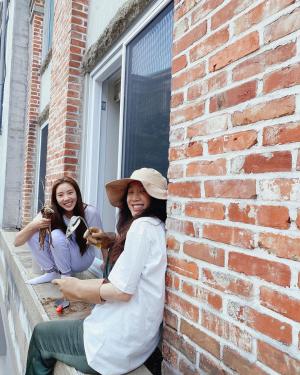 &apos;나 혼자 산다&apos; 손담비, 절친 정려원과 투 샷 "심심할땐 텃밭 가꾸기"