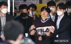 &apos;박사방 홍보맨&apos; 현역군인 압수수색…경찰 "휴대폰 확보중"