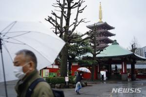 [코로나 현황] 일본 언론들, &apos;한국 코로나19 대응 부러워&apos;…아사히 "의료붕괴 막아"