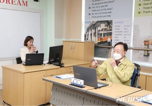 설동호 대전시교육감, 학교 찾아가 온라인 개학 점검