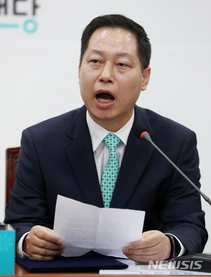 &apos;뒷돈 받고 독방 알선&apos; 변호사, 알선수재 혐의 유죄 확정