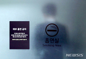 "흡연자 코로나 고위험군인거 아시죠?"...연초·전자담배 모두 금연에 도움 안돼