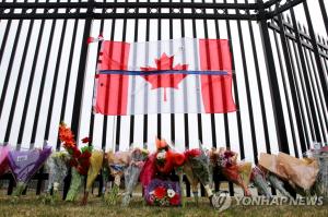 캐나다 총기난사 희생자 23명으로 늘어…화재 현장서 시신수습