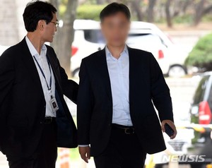 &apos;버닝썬 연루의혹&apos; 경찰총장 1심서 무죄 선고…"증명 부족"