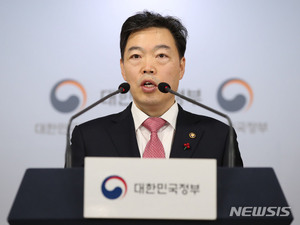 김오수 법무차관, 퇴임…"작년 6월부터 &apos;그만둘까&apos; 고민"