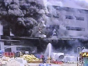 이천 물류창고 공사장 큰 불…4명 사망(2보)