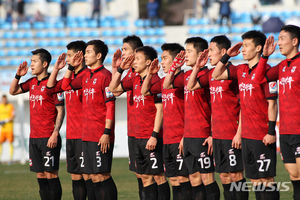 상주상무 축구선수 승합차와 트럭 충돌, 9명 경상