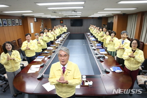 박종훈 경남교육감, 나도 ‘덕분에 챌린지&apos;