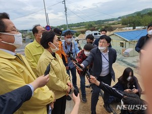 김현미 국토부장관, 이천 화재현장 찾아 "건설안전특별법 만들겠다"