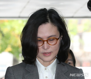 "조국 폴더 PC에 왜 표창장 파일 있나"…재판부 의문제기