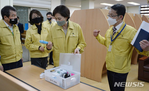 교육부 사실상 등교선택권 인정…학부모 불안 잠재울까