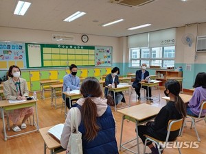 창원교육지원청 영재교육원, 온·오프라인 혼합 입학식 눈길