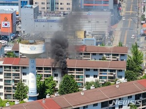 연인과 찍은 사진 태우려다…창원 아파트 화재