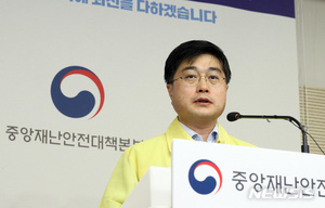 클럽까지 일괄 영업 재개 성급했다…"내주 생활방역委 논의"(종합)