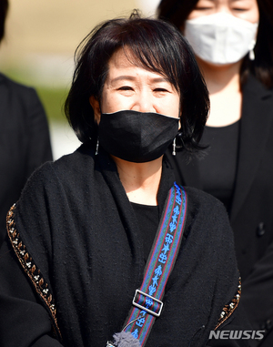 법원 "손혜원 부친 유공자 심사 회의록, 비공개 적절"