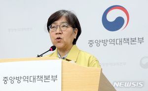 이태원 클럽 관련 6만5000여명 검사...익명 검사서 2명 &apos;양성&apos;