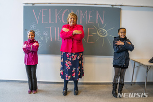 노르웨이 총리 "업무상 이유없이 입국하는 여행자는 추방"