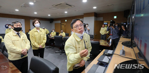 인천·안성 고3 등교 불발…유은혜 "교육부-교육청 협의 거쳐 선제적 연기"(종합)