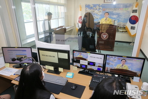 김지철 충남교육감, 등교수업 첫날 학교 현장점검