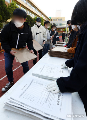 고3, 오늘 등교 후 첫 학력평가 치른다…인천 66개교 온라인으로 대체