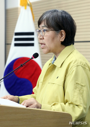 질본 "이태원 클럽 감염원, 신천지 아닌 미국·유럽 가능성 높아"(종합)