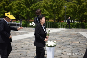 들끊는 &apos;한명숙 재조사론&apos;…법무부 "아직 말할 단계 아냐"