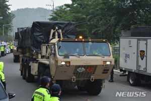 한미, 성주 사드기지에 장비 반입…주민·경찰 충돌 5명 부상