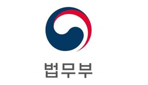 외국인등록증에 &apos;에일리언&apos; 표기 없앤다…54년만 변경