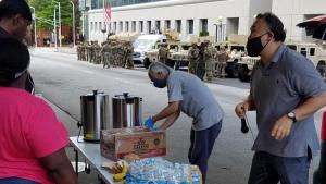 미국 애틀랜타 한인, &apos;조지 플로이드&apos; 흑인 사망 시위대에 음료 제공