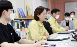 유은혜 "수도권 산발적 지역감염 걱정…학교 방역점검 철저히"