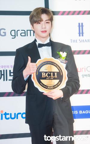 [HD포토] 강다니엘, ‘리즈 갱신 완료!’ (2020브랜드고객충성도대상)