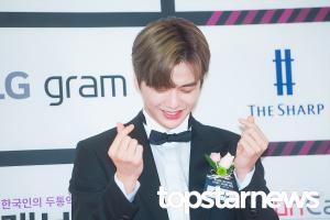 [UHD포토] 강다니엘, ‘아이 부끄러워’ (2020브랜드고객충성도대상)