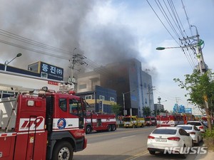 인천 검단산업단지 반도체 공장 불, 인명피해는 없어