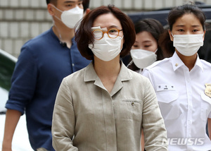 조국 5촌 조카 "허위컨설팅 자료, 정경심 요청 아니다"(종합)