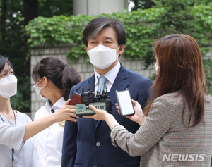 조국 "비리 있는 김태우…이런 사람 고발로 나를 수사"