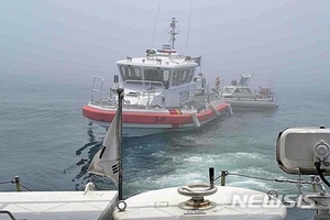 군산 앞바다서 낚시어선 침수…승객 12명 안전