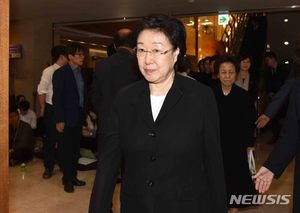 &apos;한명숙 위증 강요&apos; 주장한 재소자 "대검이 감찰해달라"