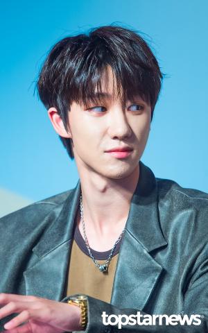 [HD포토] 세븐틴(Seventeen) 디에잇, ‘멤버를 향한 다정한 눈빛’ (헹가래)