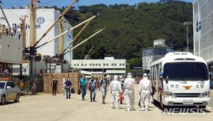 16명 확진 러시아 선박…"고열환자 3명 제대로 신고 안해"