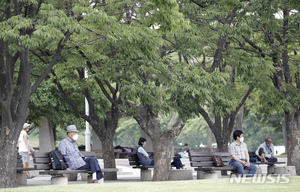 안산, 초등학교 3학년 확진···외할머니·부모에 이어