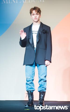 [HD포토] 세븐틴(Seventeen) 버논, ‘시크한 포토타임’ (Left&Right)