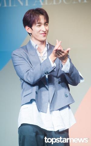 [HD포토] 세븐틴(Seventeen) 도겸, ‘하트를 받아주세요’ (Left&Right)