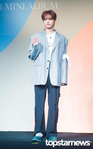 [HD포토] 세븐틴(Seventeen) 준, ‘비현실적인 비율’ (Left&Right)