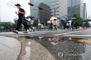 &apos;단오&apos; 목요일 낮동안 장마 주춤, 중부 곳곳 약한 비…전국 지역별 현재 날씨 종합