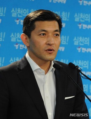 &apos;마약 혐의&apos; 홍정욱 딸, 2심도 집행유예…"유혹 이겨내라"